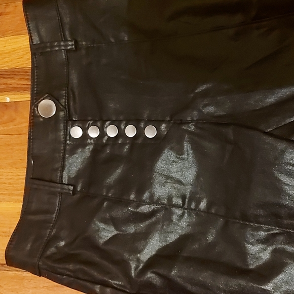 Button-Up Faux Leather Skinny Pants - Picture 3 of 7